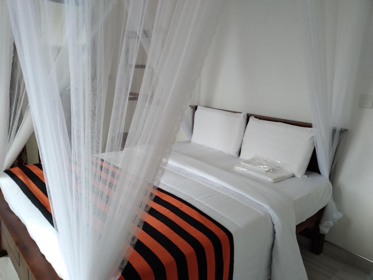 Holly House Homestay Элла Экстерьер фото