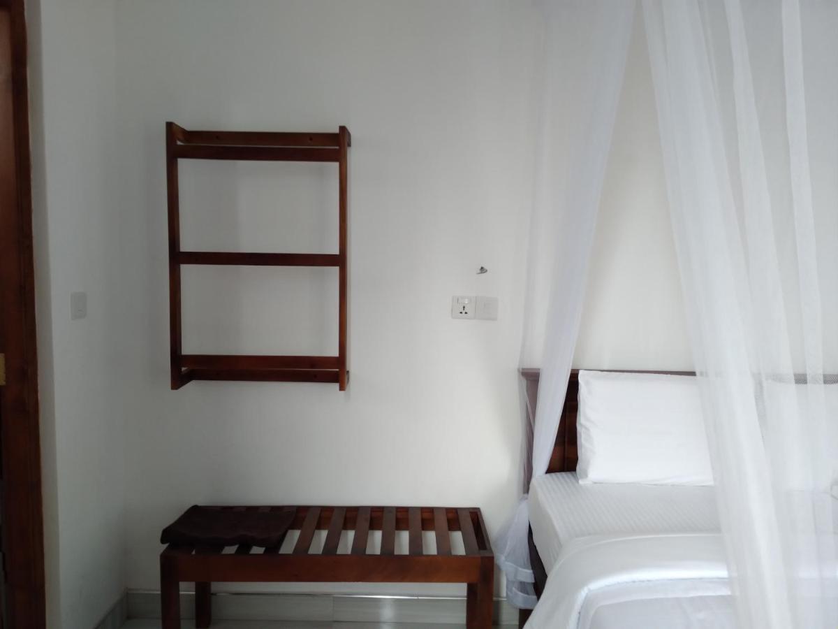 Holly House Homestay Элла Экстерьер фото