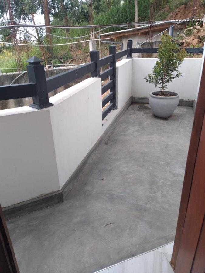 Holly House Homestay Элла Экстерьер фото