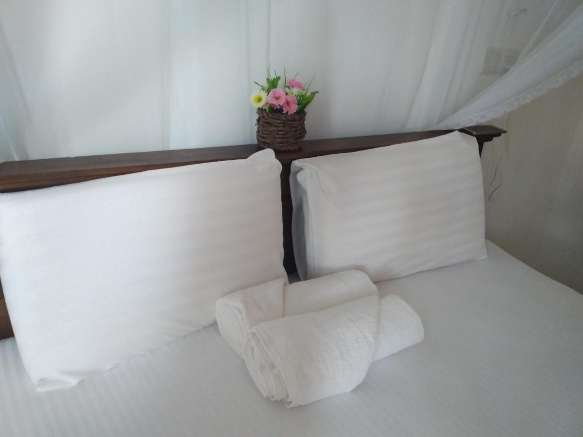 Holly House Homestay Элла Экстерьер фото