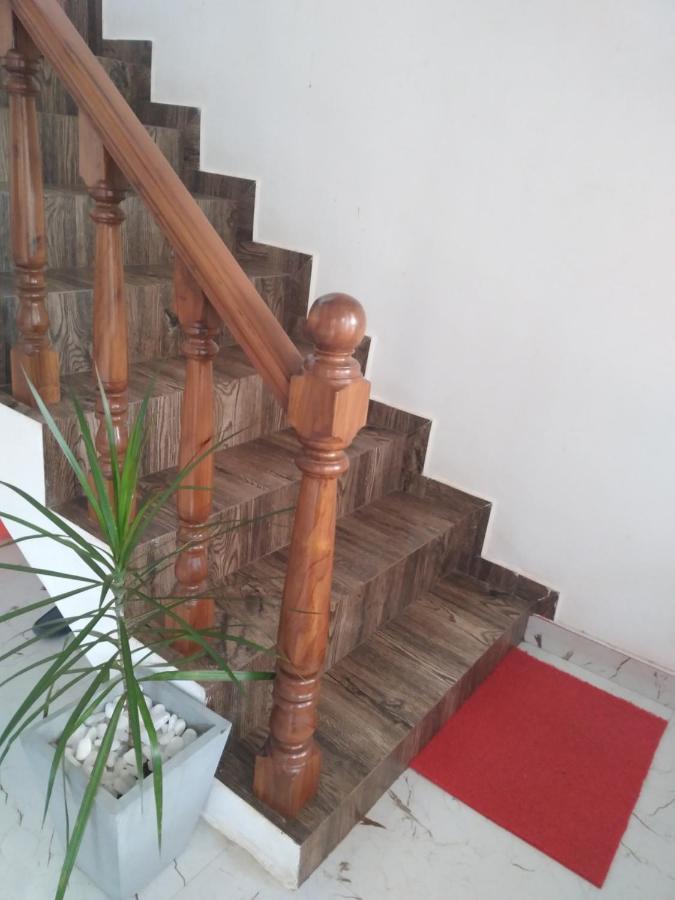 Holly House Homestay Элла Экстерьер фото