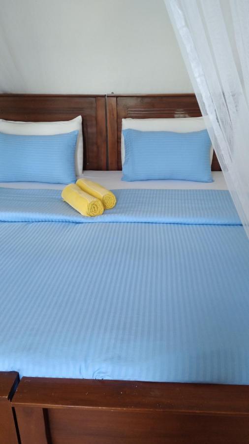 Holly House Homestay Элла Экстерьер фото
