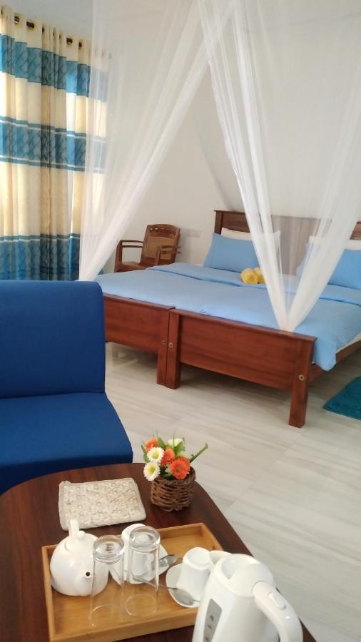 Holly House Homestay Элла Экстерьер фото